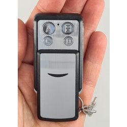 Handsender kompatibel mit Hörmann mit hellblauen Tasten - Frequenz 868,3 MHz - Modelltyp: Praemoo 868-004